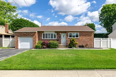 183 N Oak Street, Massapequa, NY 11758 - Photo 2
