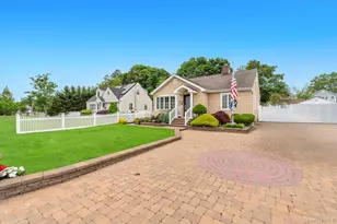 12 Avenue K, Kings Park, NY 11754 - Photo 2