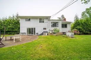 1 Horizon Rd, Great Neck, NY 11020 - Photo 18