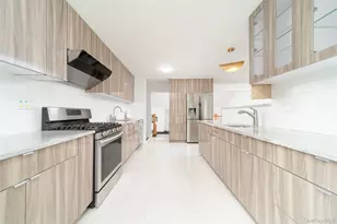 1 Horizon Rd, Great Neck, NY 11020 - Photo 8
