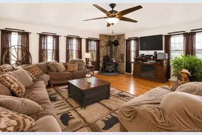 20 County Highway 17, Thompson Ridge, NY 12566 - Photo 10