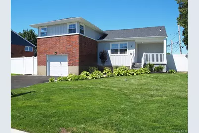 9 N Walnut Place, Massapequa, NY 11758 - Photo 2