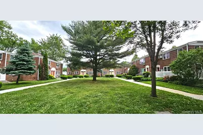 224-20 Kingsbury Avenue #B, Oakland Gardens, NY 11364 - Photo 4