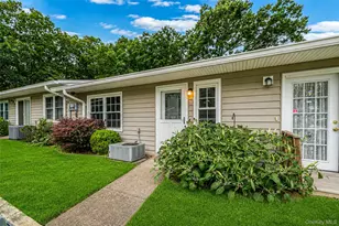 231 Blackpool Ct, Ridge, NY 11961 - Photo 4