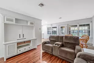 231 Blackpool Ct, Ridge, NY 11961 - Photo 8