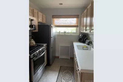 81-43 268 Street #292B, Floral Park, NY 11040 - Photo 2