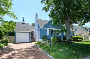 15 Hemlock St, Merrick, NY 11566 - Photo 2