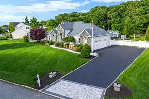 41 Paige Ln, Moriches, NY 11955 - Photo 2