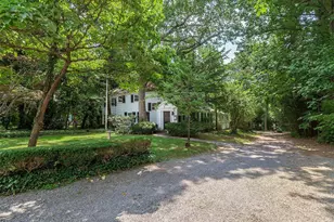 10 Amherst Rd, Great Neck, NY 11021 - Photo 2