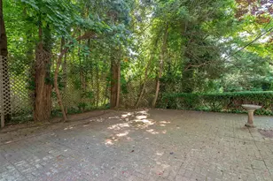 10 Amherst Rd, Great Neck, NY 11021 - Photo 20