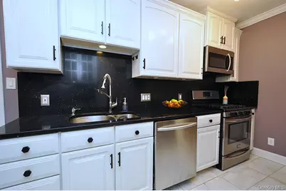 280 Bronxville Road #4O, Bronxville, NY 10708 - Photo 4