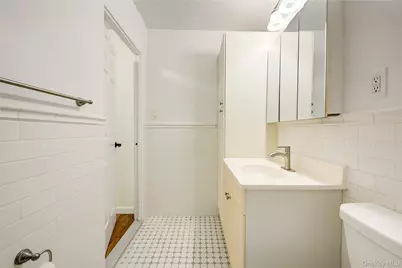 10-10 166th Street #5D, Whitestone, NY 11357 - Photo 18