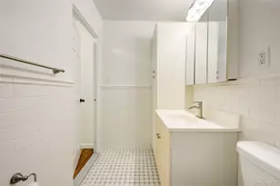 10-10 166th St, Whitestone, NY 11357 - Photo 18