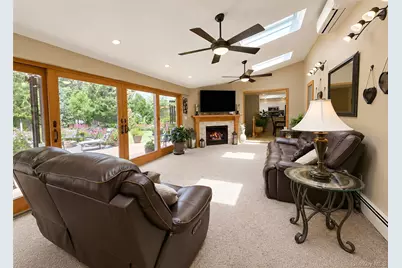 370 Avenue A, Ronkonkoma, NY 11779 - Photo 20