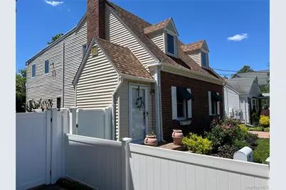 708 Clemons Street, Bellmore, NY 11710 - Photo 4