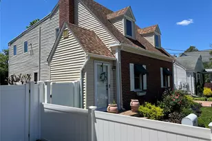 708 Clemons St, Bellmore, NY 11710 - Photo 4