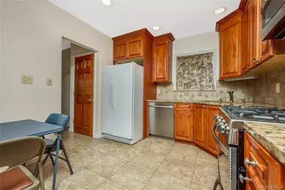 7326 171st Street, Fresh Meadows, NY 11366 - Photo 4