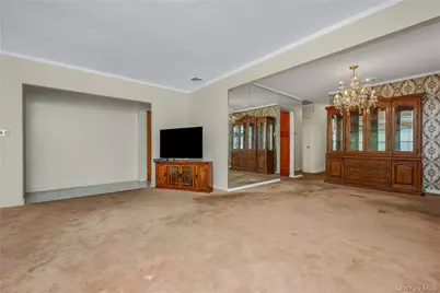 7326 171st Street, Fresh Meadows, NY 11366 - Photo 8