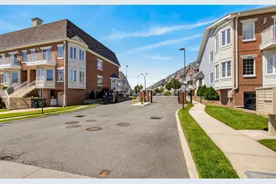 343 Soundview Lane, College Point, NY 11356 - Photo 48