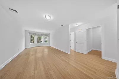 343 Soundview Lane, College Point, NY 11356 - Photo 20