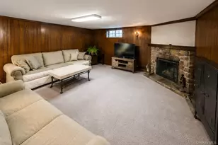 9519 242nd St, Floral Park, NY 11001 - Photo 20