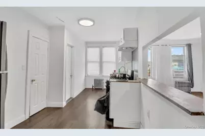 9503 Cresskill Place, Jamaica, NY 11435 - Photo 14