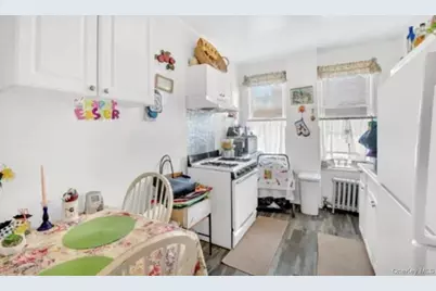 9503 Cresskill Place, Jamaica, NY 11435 - Photo 12