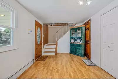 377 Montgomery Avenue, West Babylon, NY 11704 - Photo 6