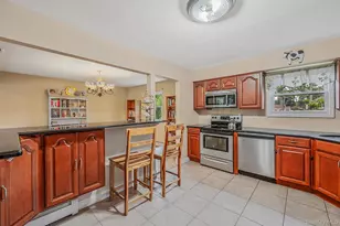 377 Montgomery Ave, West Babylon, NY 11704 - Photo 8