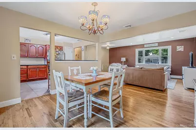 377 Montgomery Avenue, West Babylon, NY 11704 - Photo 14
