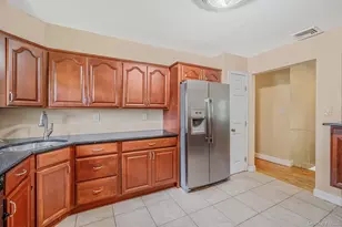 377 Montgomery Ave, West Babylon, NY 11704 - Photo 10