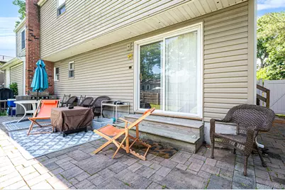377 Montgomery Avenue, West Babylon, NY 11704 - Photo 32
