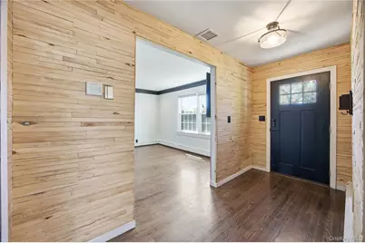 25 Parkdale Drive, North Babylon, NY 11703 - Photo 2