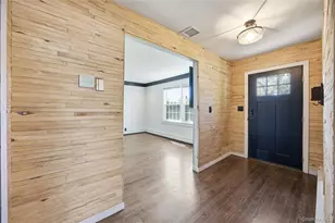 25 Parkdale Dr, North Babylon, NY 11703 - Photo 2