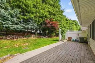 36 Windsor Cir, New City, NY 10956 - Photo 20