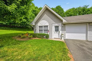 36 Windsor Cir, New City, NY 10956 - Photo 2