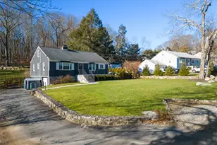 44 Oakridge Rd, North Salem, NY 10560 - Photo 2