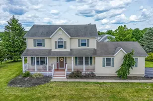 16 Jared Ct, Slate Hill, NY 10973 - Photo 2