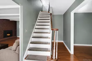 11 Lincoln Ct, Copiague, NY 11726 - Photo 8