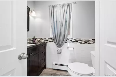 11 Lincoln Court, Copiague, NY 11726 - Photo 16