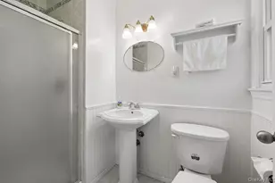 11 Lincoln Ct, Copiague, NY 11726 - Photo 14