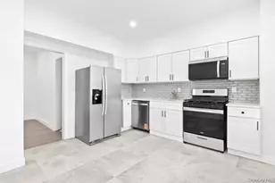 254 Charles Ave, New York, NY 10302 - Photo 2
