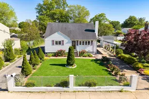22 Montgomery St, Brentwood, NY 11717 - Photo 34