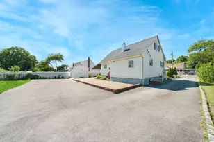 22 Montgomery St, Brentwood, NY 11717 - Photo 28