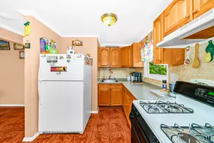 22 Montgomery St, Brentwood, NY 11717 - Photo 8