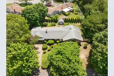 4 N Balin Court, South Setauket, NY 11720 - Photo 2