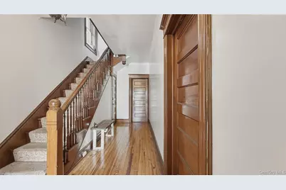 167 Voss Avenue, Yonkers, NY 10703 - Photo 20