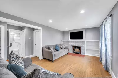 12 Mallar Avenue, Bay Shore, NY 11706 - Photo 2