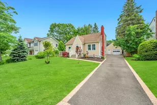 12 Mallar Ave, Bay Shore, NY 11706 - Photo 24