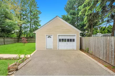 12 Mallar Avenue, Bay Shore, NY 11706 - Photo 18